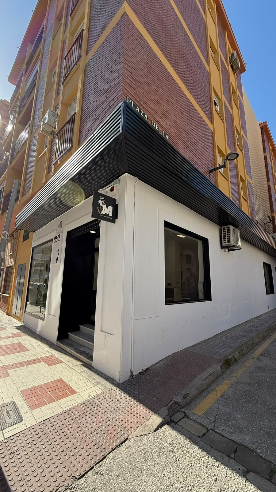 Exterior de Milto Specialty Coffee en Málaga